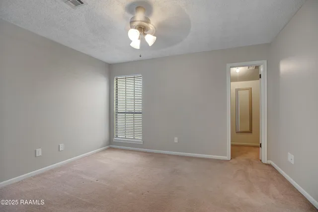 $139,900 | 237 Woodland Circle, New Iberia, LA 70563