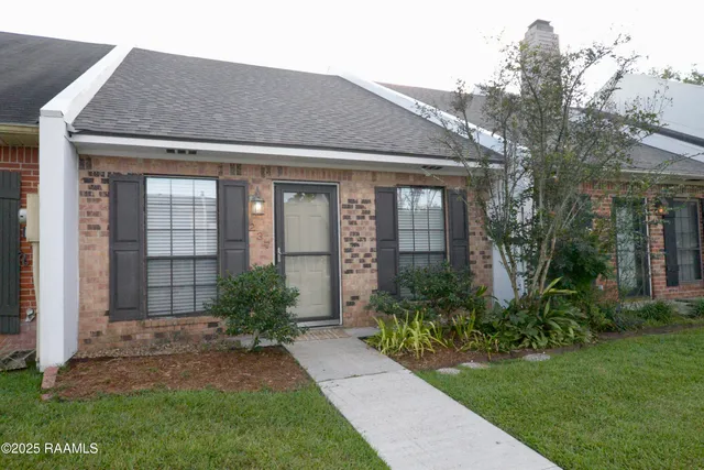 $139,900 | 237 Woodland Circle, New Iberia, LA 70563