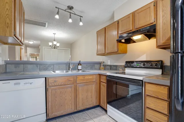 $139,900 | 237 Woodland Circle, New Iberia, LA 70563