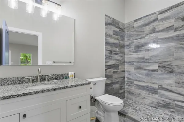$725,000 | 500 Big Cedar Drive, Camdenton, MO 65020
