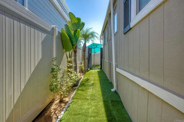 a view of an outdoor space