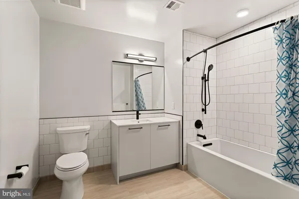 $2,200 | 1625 Eckington Place Northeast, Unit 515, Washington, DC 20002