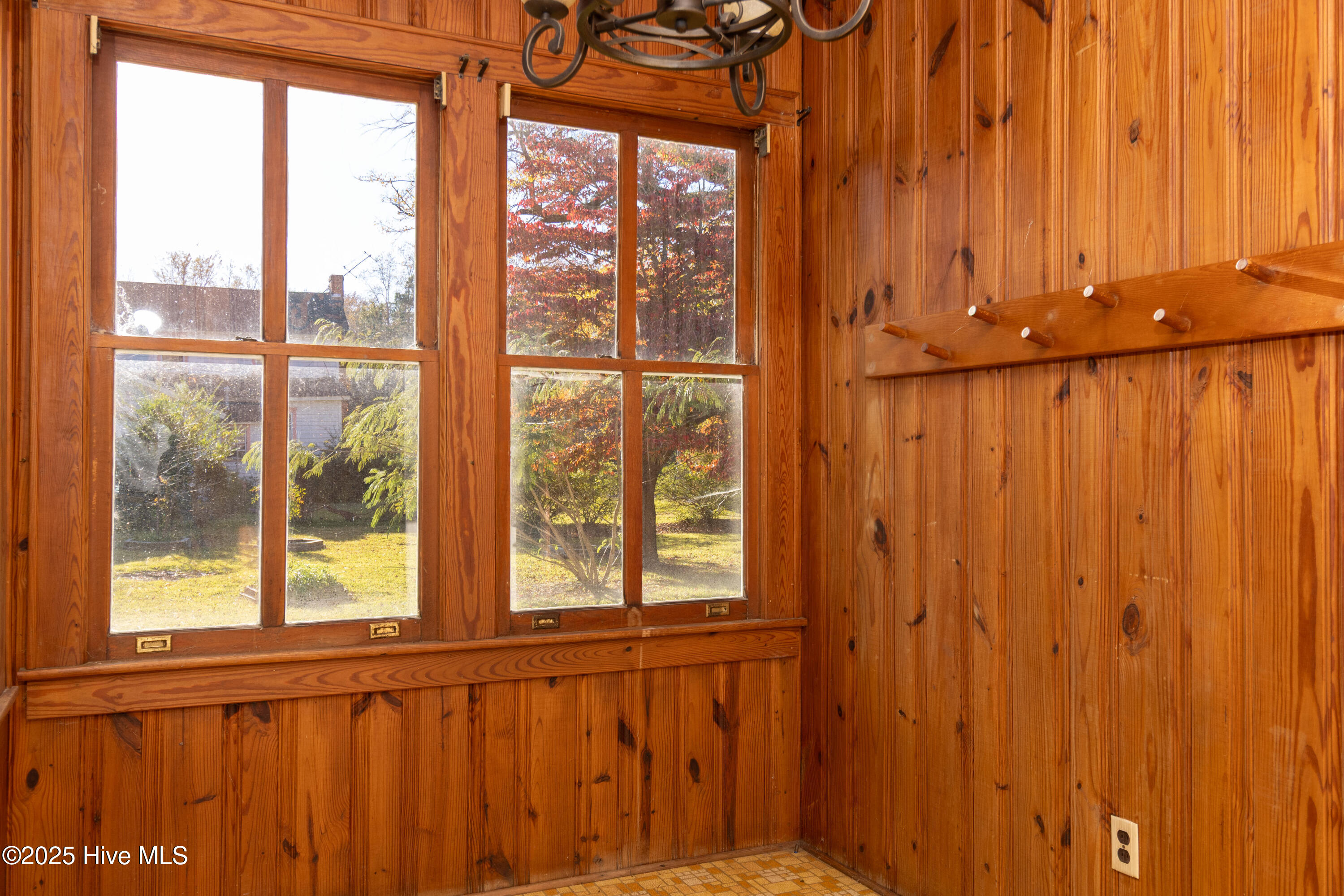 103 East Pitt Street Windsor, NC 27983 - Photo 11 of 33 Breakfast