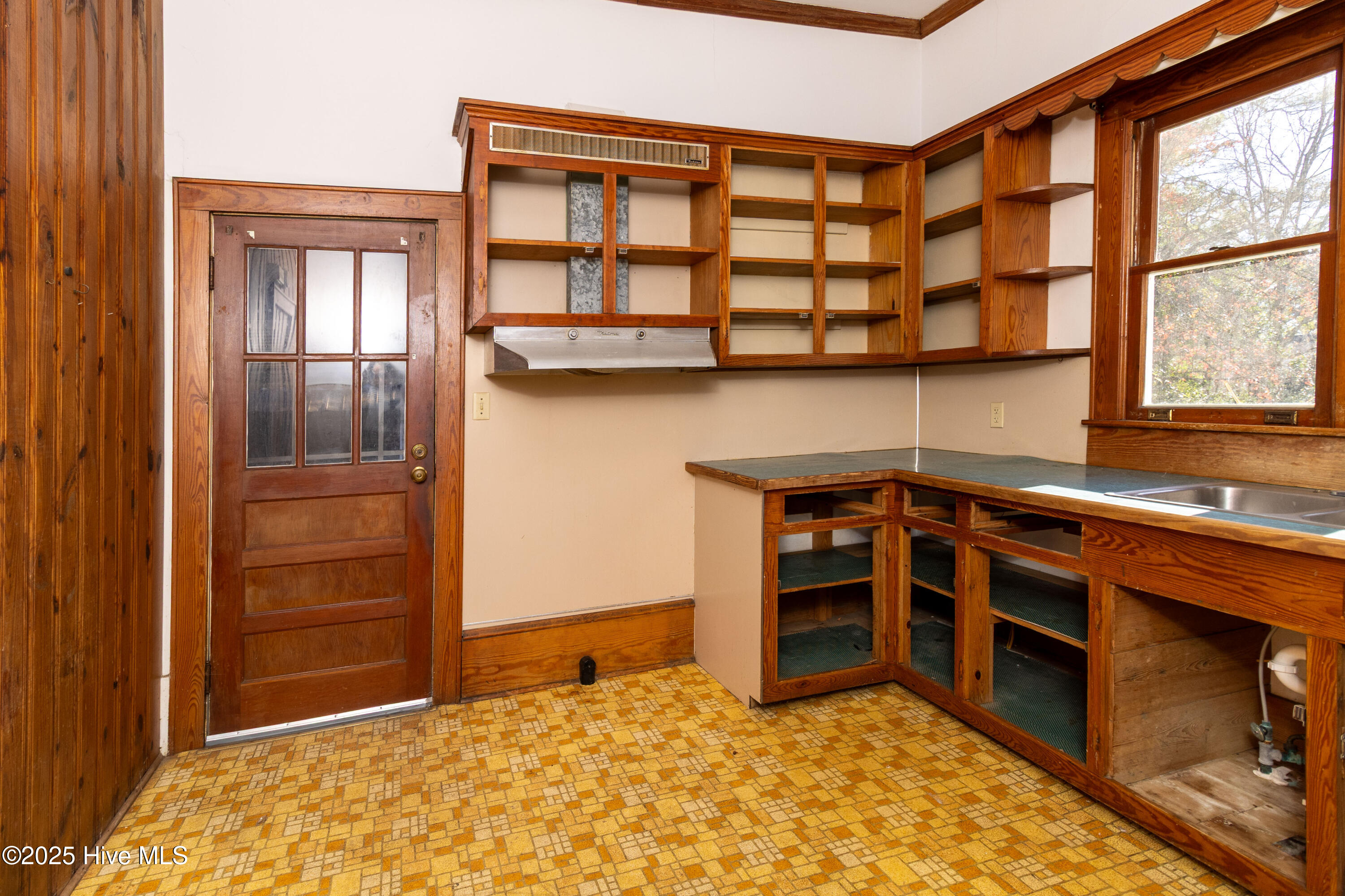 103 East Pitt Street Windsor, NC 27983 - Photo 14 of 33 Kitchen