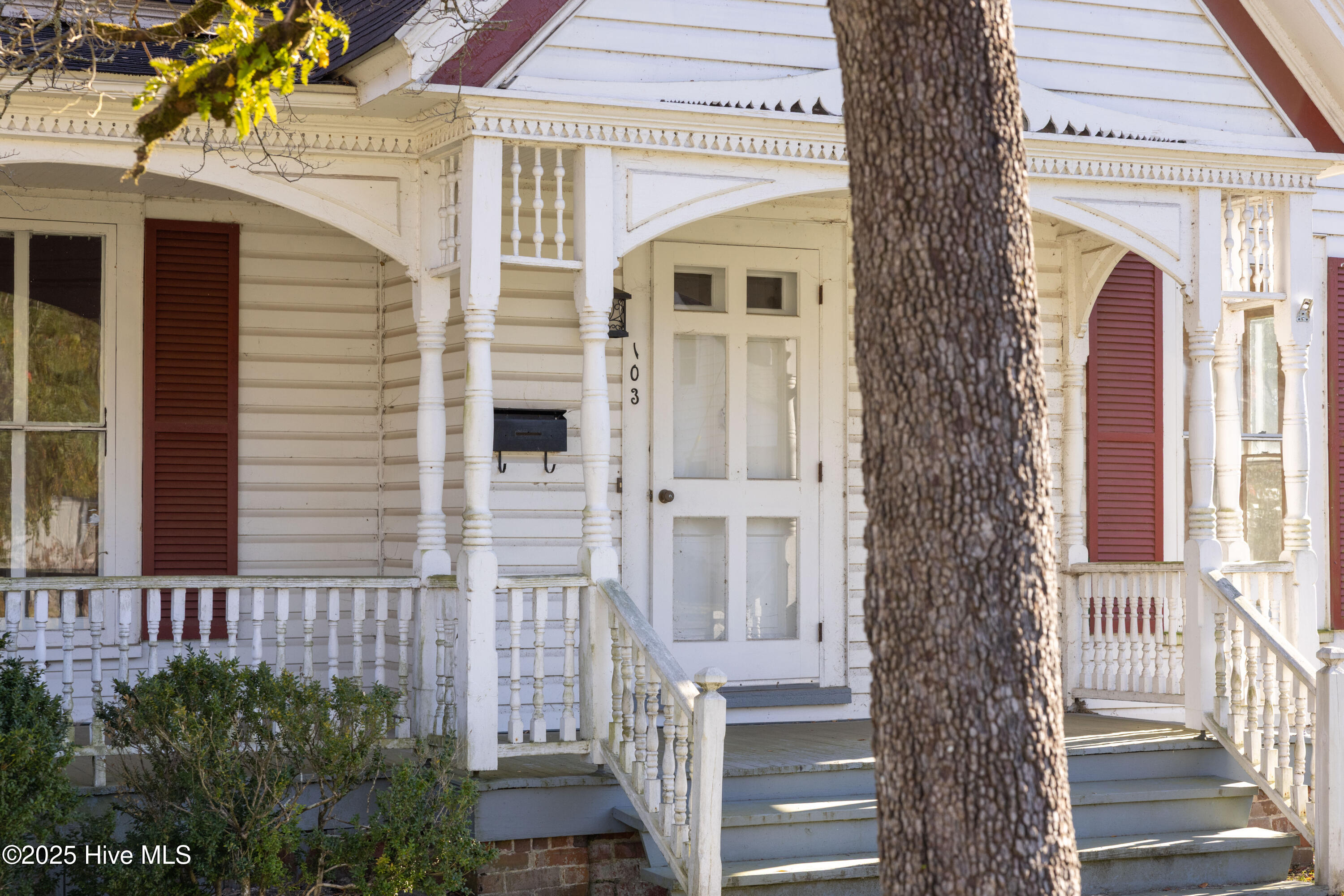 103 East Pitt Street Windsor, NC 27983 - Photo 2 of 33 Front