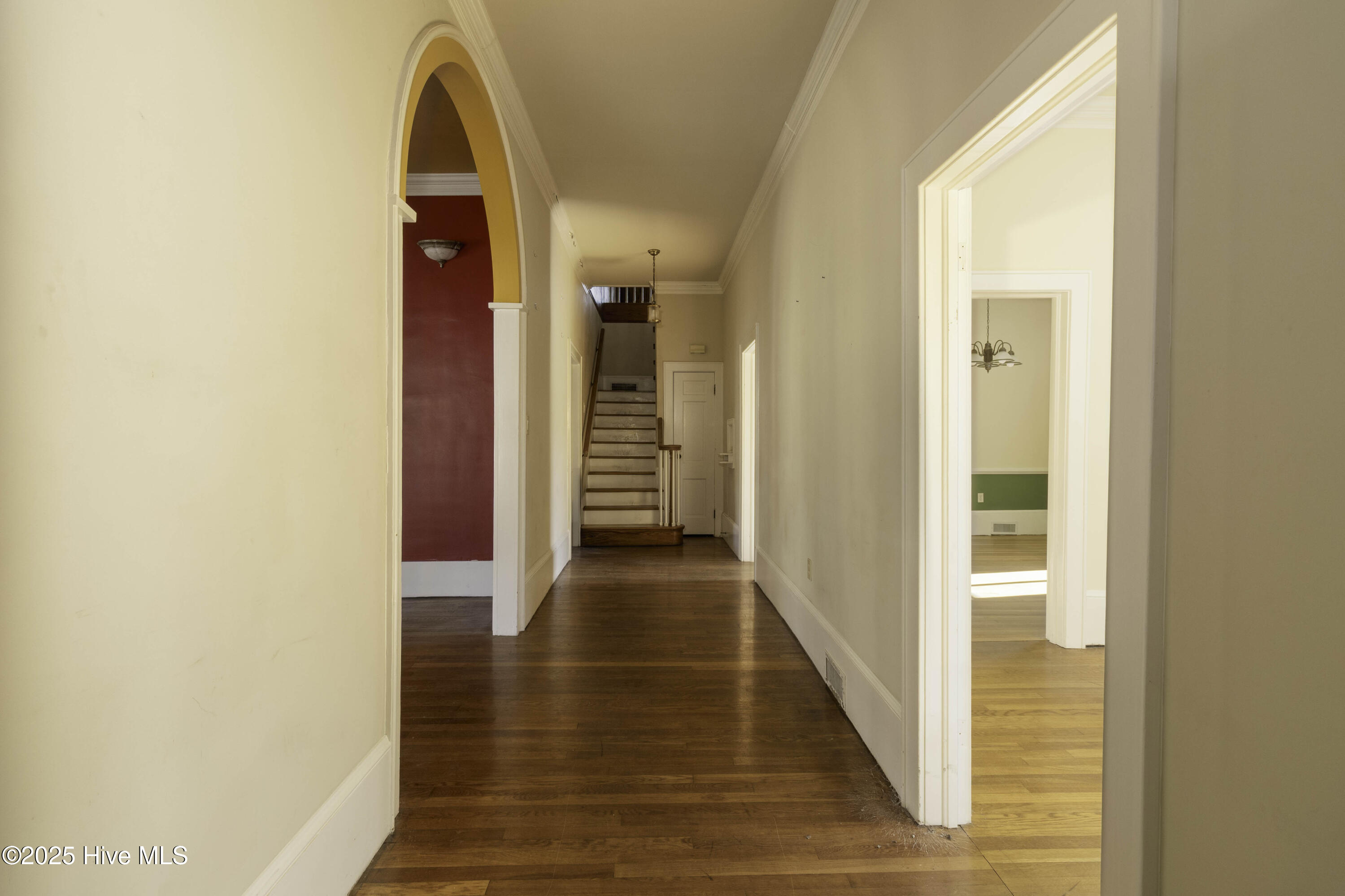 103 East Pitt Street Windsor, NC 27983 - Photo 4 of 33 Entry