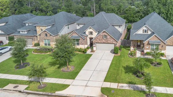 $539,900 | 1015 Ginger Glade Lane, Pinehurst, TX 77362
