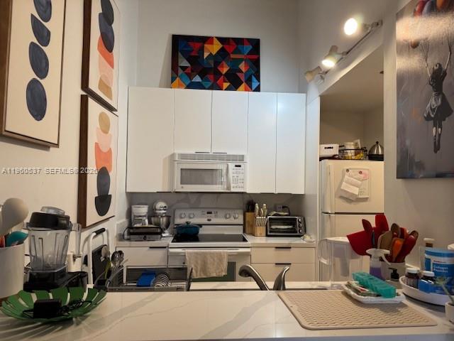 540 Brickell Key Drive, Unit 505 Miami, FL 33131 - Photo 11 of 40