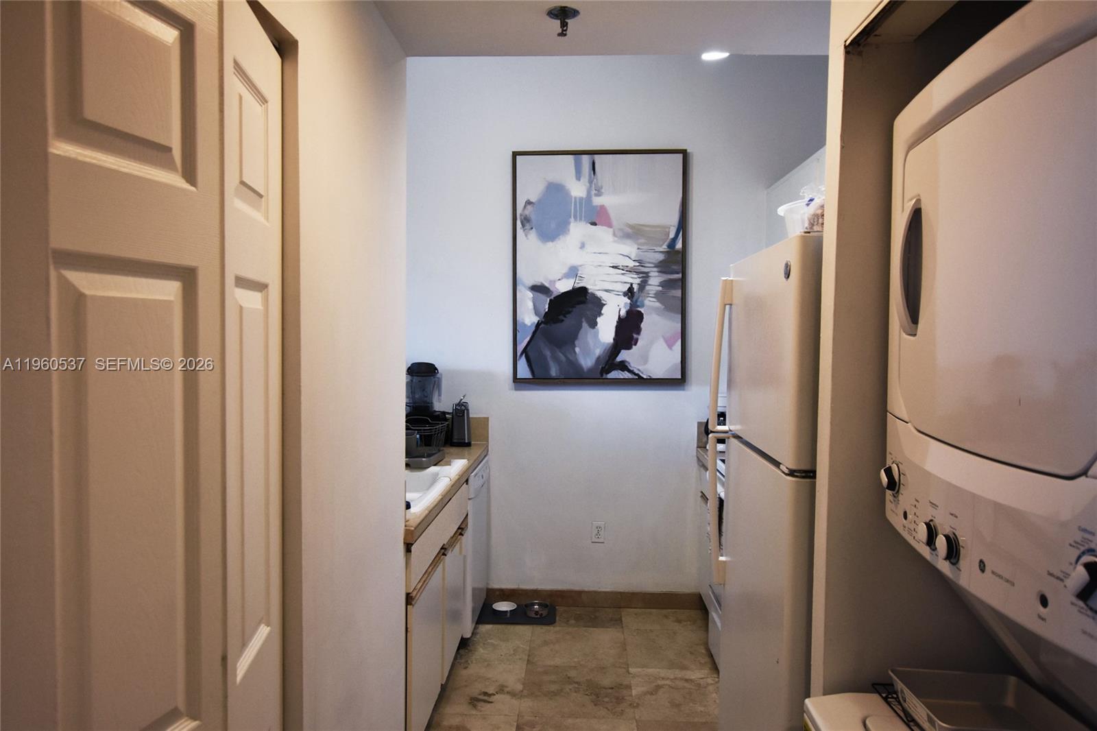 540 Brickell Key Drive, Unit 505 Miami, FL 33131 - Photo 12 of 40