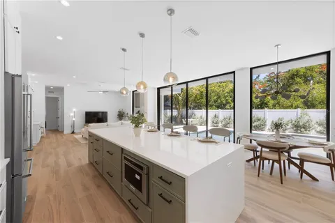 $1,400,000 | 1544 3rd Avenue West, Bradenton, FL 34205