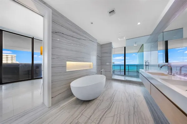 $8,600,000 | 8701 Collins Avenue, Unit 701, Miami Beach, FL 33141