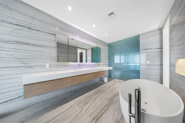 $8,600,000 | 8701 Collins Avenue, Unit 701, Miami Beach, FL 33141