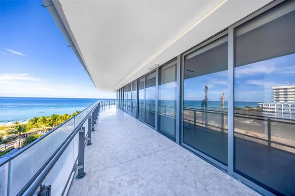 $8,600,000 | 8701 Collins Avenue, Unit 701, Miami Beach, FL 33141