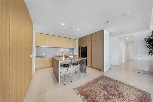 $8,600,000 | 8701 Collins Avenue, Unit 701, Miami Beach, FL 33141