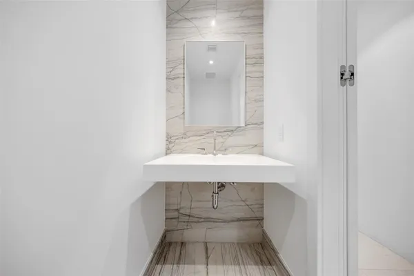 $8,600,000 | 8701 Collins Avenue, Unit 701, Miami Beach, FL 33141
