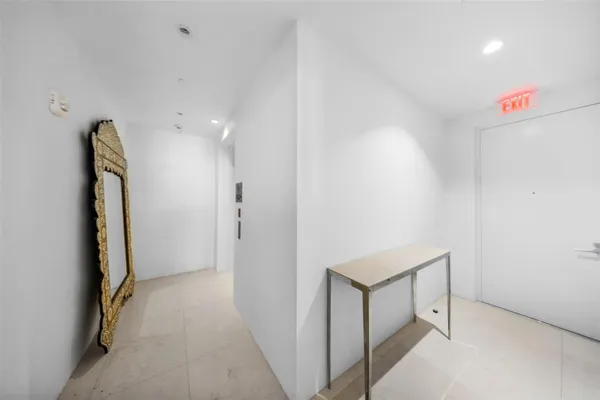 $8,600,000 | 8701 Collins Avenue, Unit 701, Miami Beach, FL 33141
