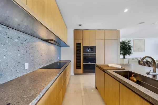 $8,600,000 | 8701 Collins Avenue, Unit 701, Miami Beach, FL 33141