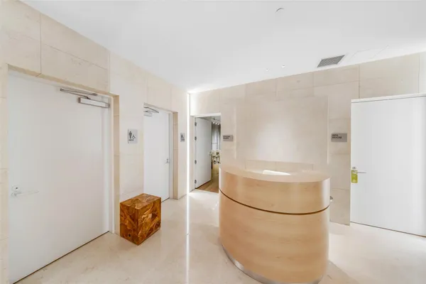 $8,600,000 | 8701 Collins Avenue, Unit 701, Miami Beach, FL 33154