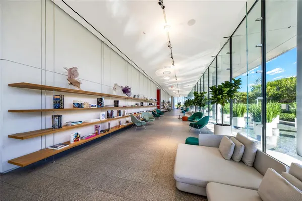 $8,600,000 | 8701 Collins Avenue, Unit 701, Miami Beach, FL 33154