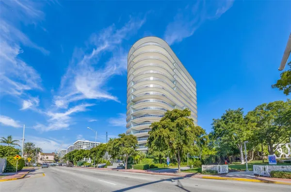 $8,600,000 | 8701 Collins Avenue, Unit 701, Miami Beach, FL 33154
