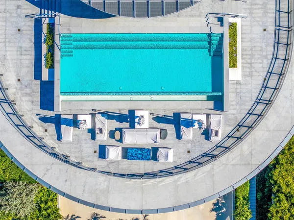 $8,600,000 | 8701 Collins Avenue, Unit 701, Miami Beach, FL 33141