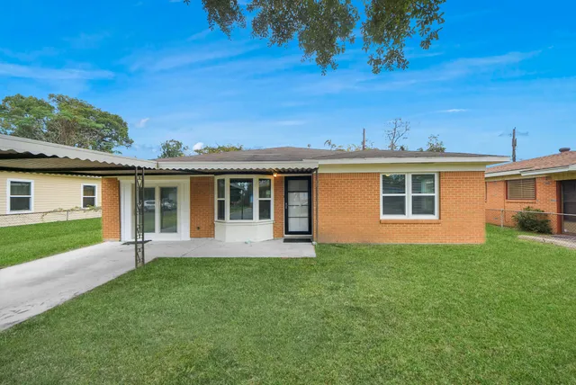 $1,795 | 6214 Diamond Court, Texas City, TX 77591