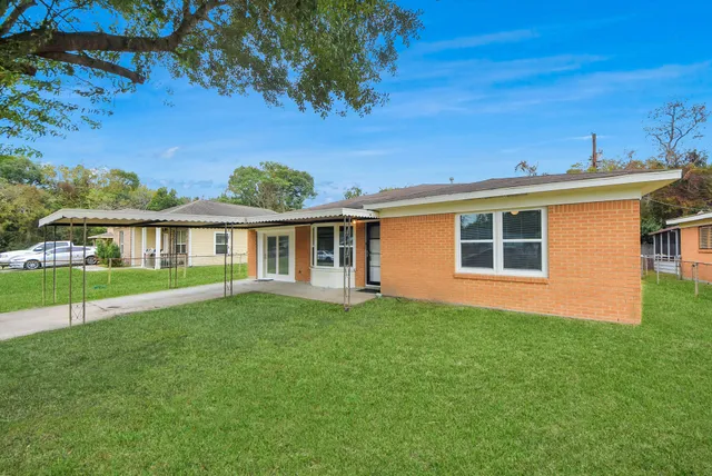 $1,795 | 6214 Diamond Court, Texas City, TX 77591