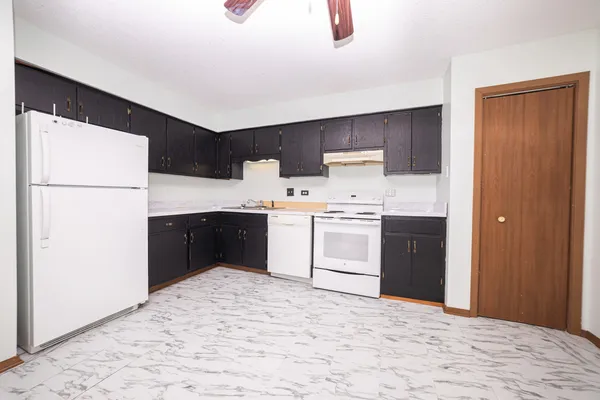 $1,400 | 218 Madison Street, Unit 3D, Joliet, IL 60435