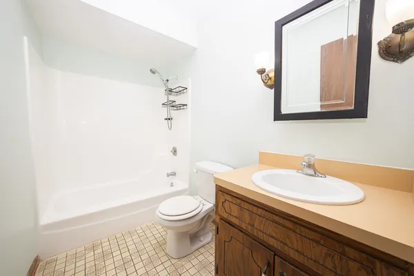 $1,400 | 218 Madison Street, Unit 3D, Joliet, IL 60435