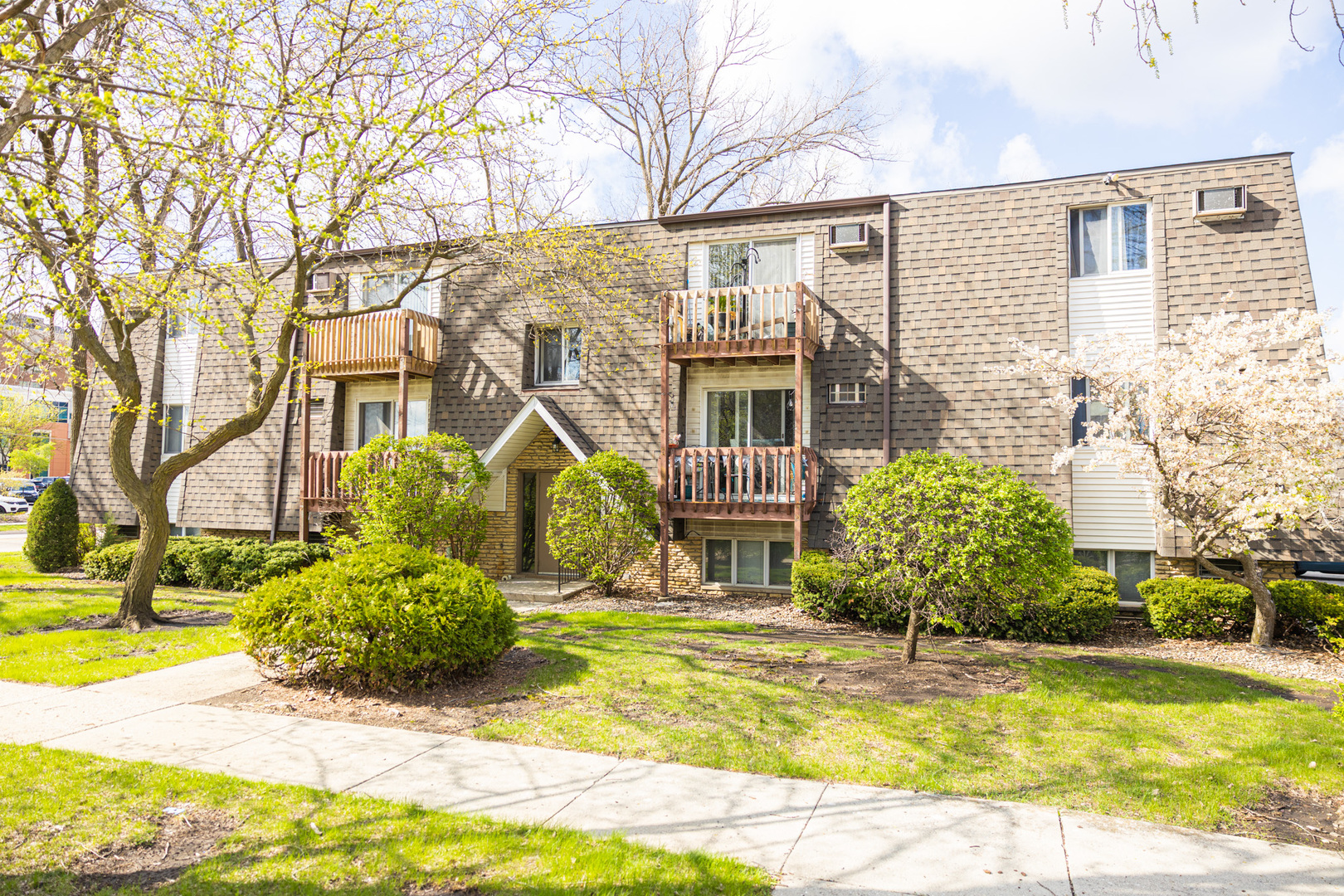 218 Madison Street, Unit 3D Joliet, IL 60435 - Photo 2 of 13