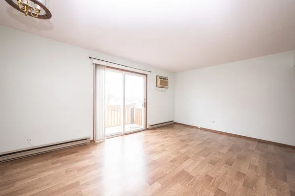 $1,400 | 218 Madison Street, Unit 3D, Joliet, IL 60435