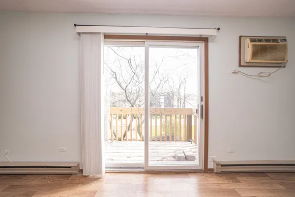 $1,400 | 218 Madison Street, Unit 3D, Joliet, IL 60435