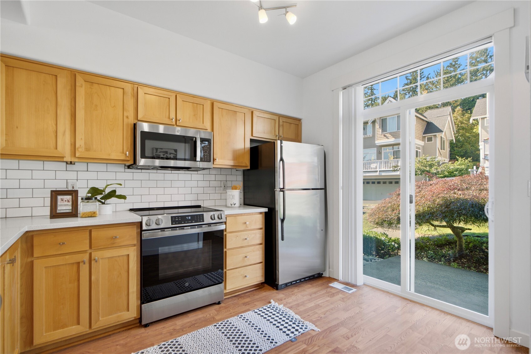 23120 Southeast Black Nugget Road, Unit C3 Issaquah, WA 98029 - Photo 9 of 24