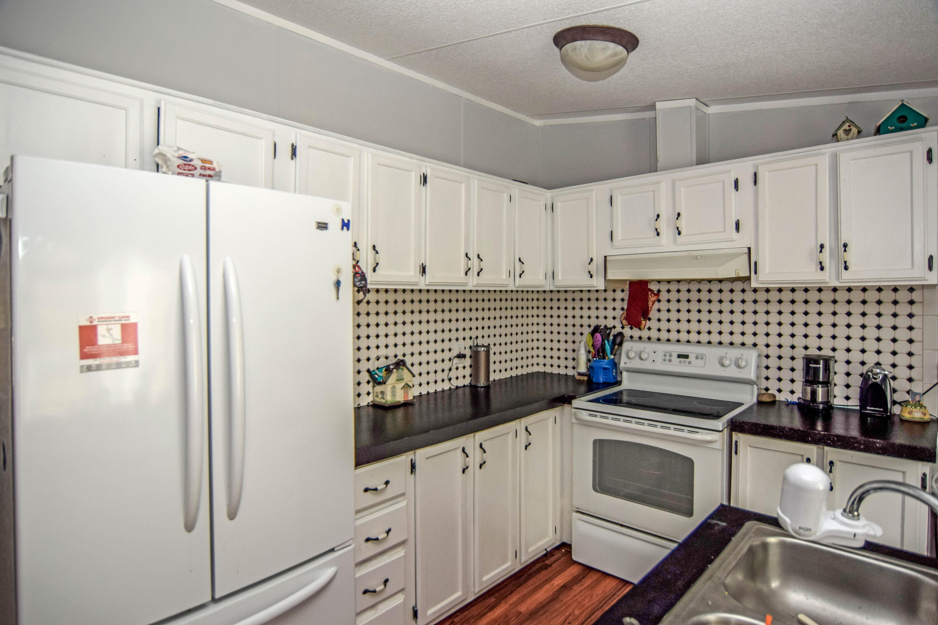 1086 Powder Springs Road Sevierville, TN 37876 - Photo 7 of 25 Kitchen