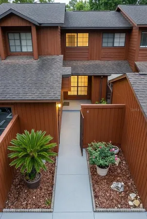 $186,000 | 900 Southwest 62nd Boulevard, Unit B6, Gainesville, FL 32607