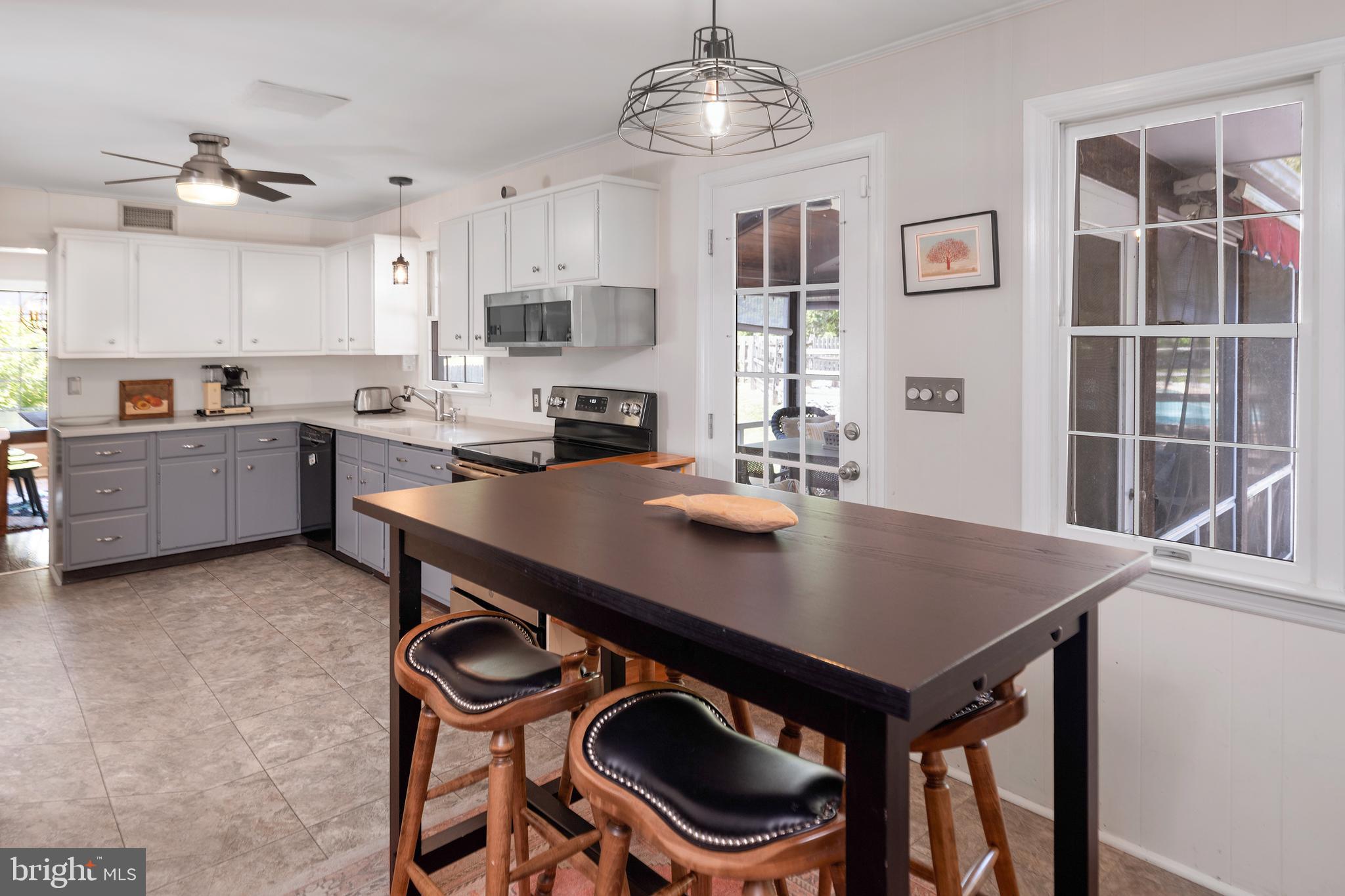 605 Scotch Road Pennington, NJ 08534 - Photo 5 of 30