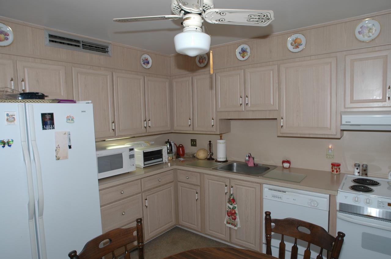 405 A Spring Street Bethlehem, PA 18018 - Photo 4 of 7 Kitchen