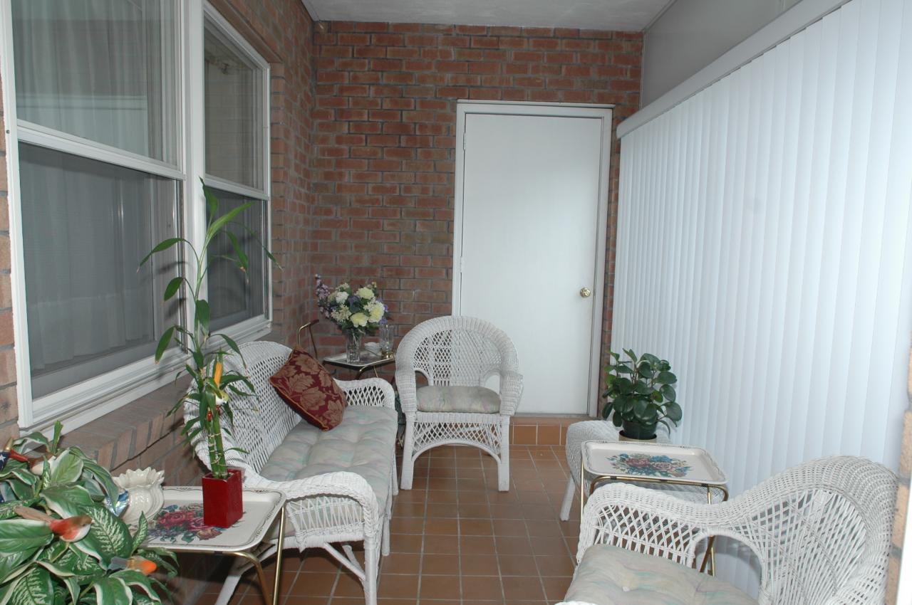 405 A Spring Street Bethlehem, PA 18018 - Photo 5 of 7 Enclosed Porch