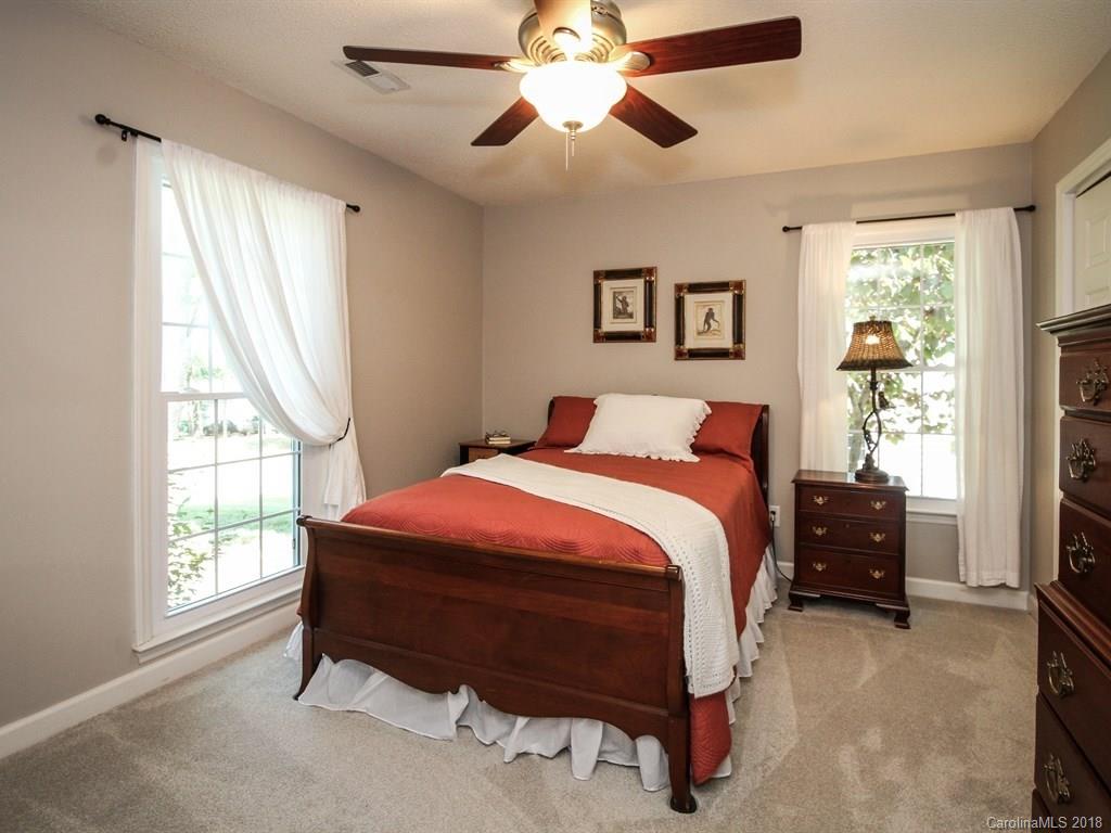 4725 Truscott Road Charlotte, NC 28226 - Photo 13 of 20 Gallery Image 13