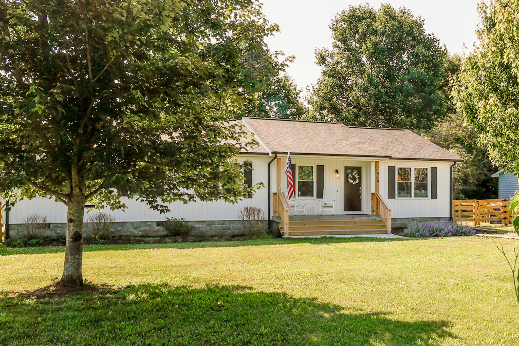 518 Lawrence Avenue, Chapel Hill, TN 37034 Compass