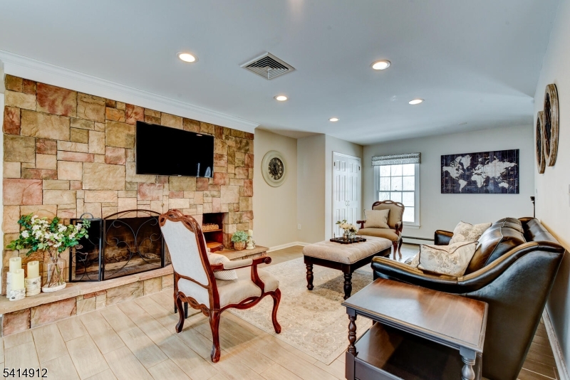 76 East Lake Road Kinnelon, NJ 07405 - Photo 16 of 44