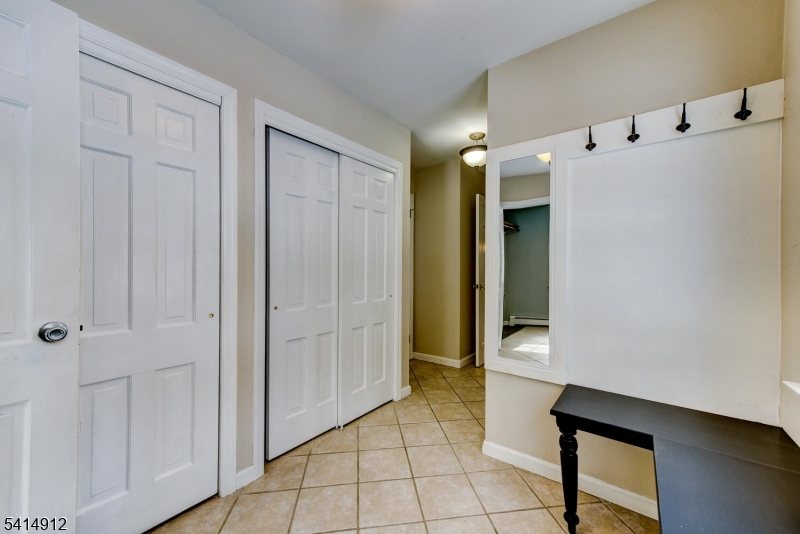 76 East Lake Road Kinnelon, NJ 07405 - Photo 19 of 44