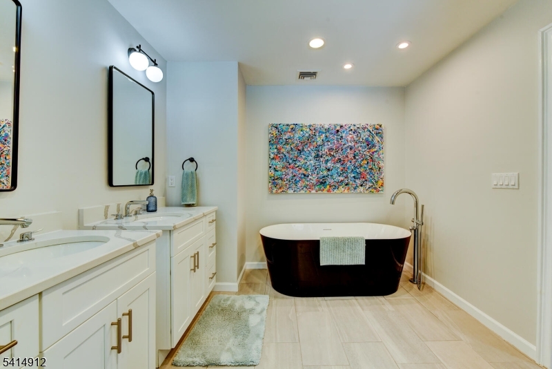 76 East Lake Road Kinnelon, NJ 07405 - Photo 27 of 44