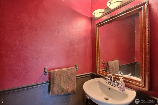 $525,000 | 36204 108th Ave Court East, Eatonville, WA 98328