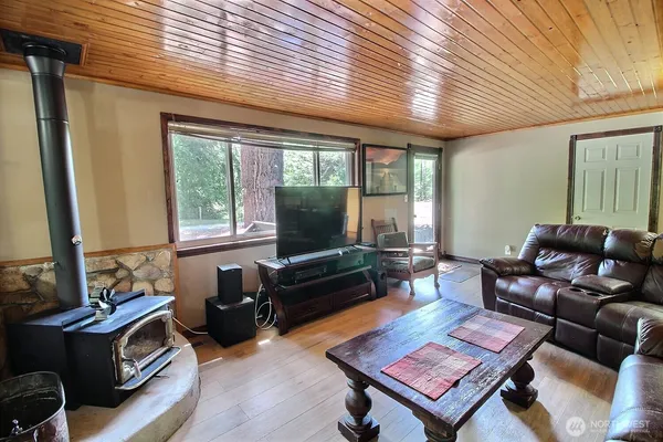 $525,000 | 36204 108th Ave Court East, Eatonville, WA 98328