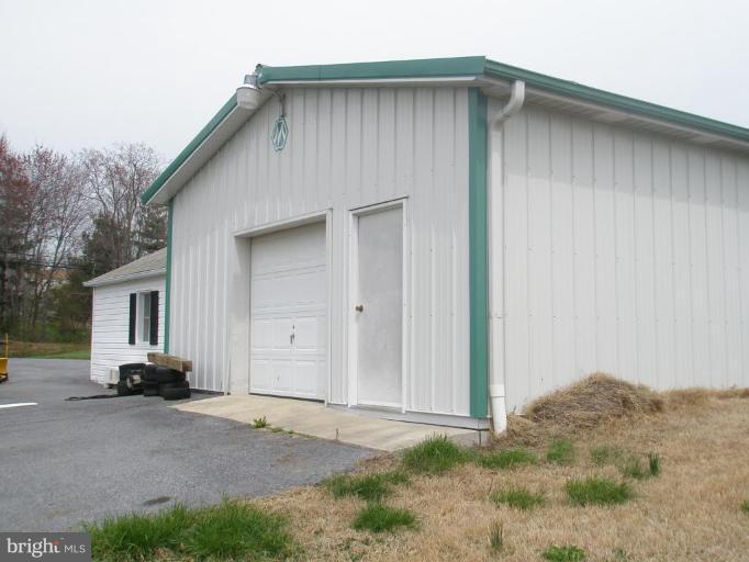 10539 Old Annapolis Road Frederick, MD 21701 - Photo 3 of 18 Garage 2