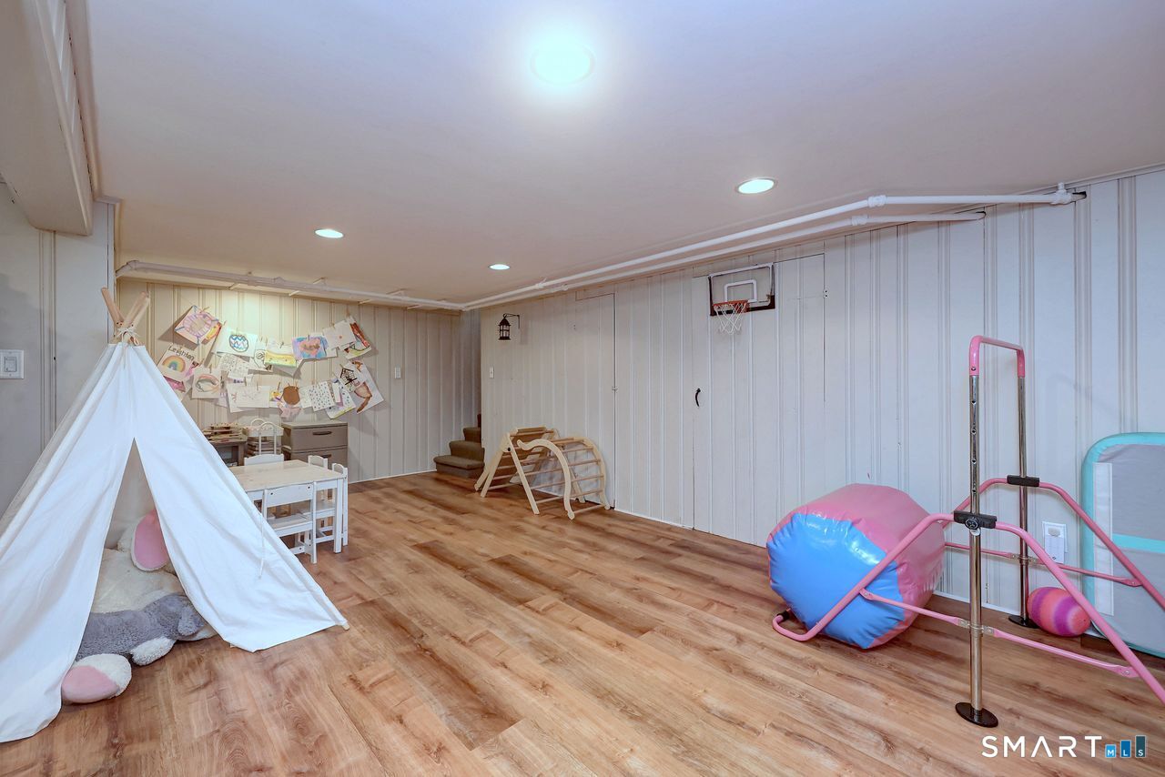 343 Smith Farm Road Orange, CT 06477 - Photo 27 of 40