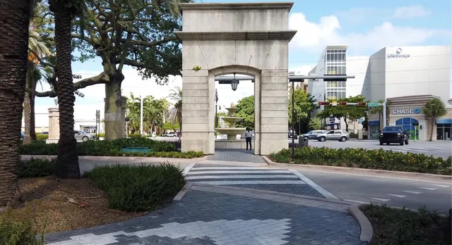 $1,400,000 | 642 Valencia Avenue, Unit 305, Coral Gables, FL 33134