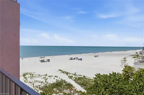 $999,777 | 26236 Hickory Boulevard, Unit 18, Bonita Springs, FL 34134