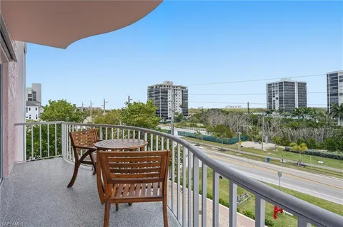 $999,777 | 26236 Hickory Boulevard, Unit 18, Bonita Springs, FL 34134